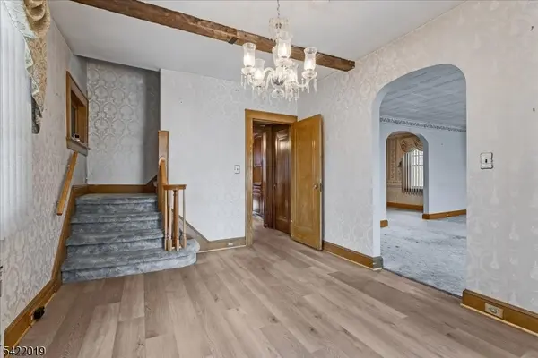 52 Manner Ave, Garfield City, NJ 07026