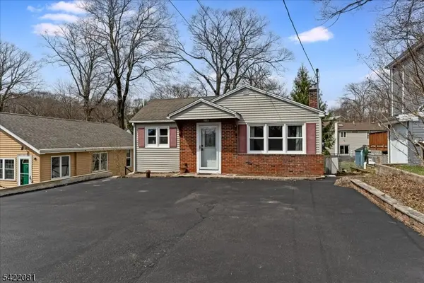 106 Dupont Ave, Hopatcong Boro, NJ 07843