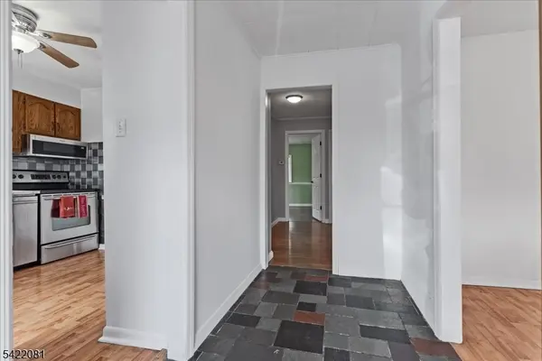 106 Dupont Ave, Hopatcong Boro, NJ 07843