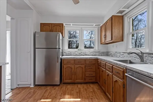 106 Dupont Ave, Hopatcong Boro, NJ 07843