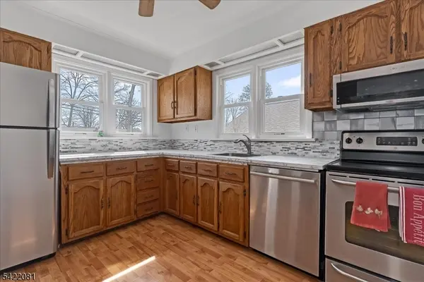 106 Dupont Ave, Hopatcong Boro, NJ 07843