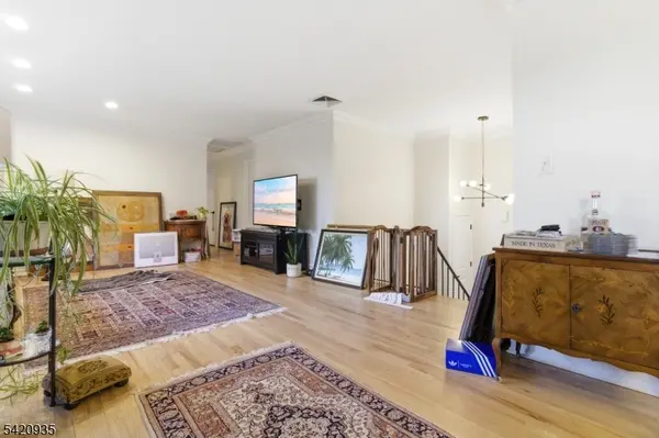 120 Carlough Rd, Upper Saddle River Boro, NJ 07458