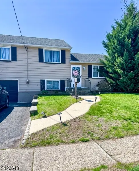 105 Howard Ave, Clifton City, NJ 07013