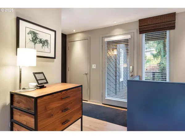 211 NW SEBLAR DR, Portland, OR 97210