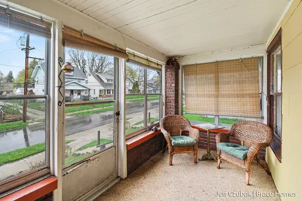 26 Burr Oak ST NW, City Of Grand Rapids, MI 49505