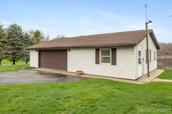 9555 Whittall ST NE, Courtland Twp, MI 49341