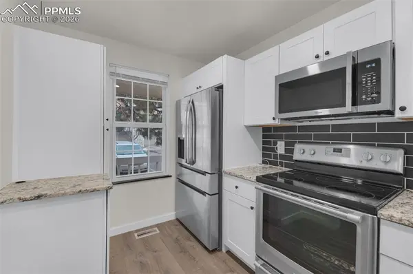 532 Shady Crest CIR, Colorado Springs, CO 80916