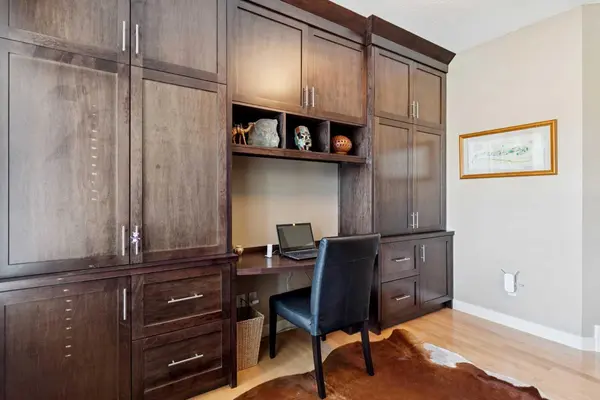 44 Aspen Summit DR SW, Calgary, AB T3H 0E8