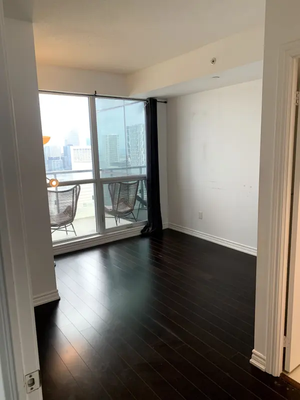 386 Yonge ST #3807, Toronto C01, ON M5B 0A5