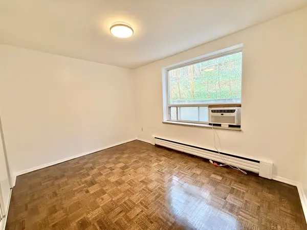 640 Davenport RD #205, Toronto C02, ON M5R 1K9