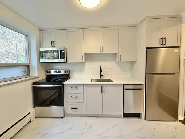 640 Davenport RD #205, Toronto C02, ON M5R 1K9