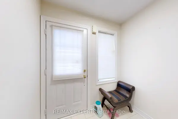 14 Snowy Owl WAY, Toronto E11, ON M1X 0B4