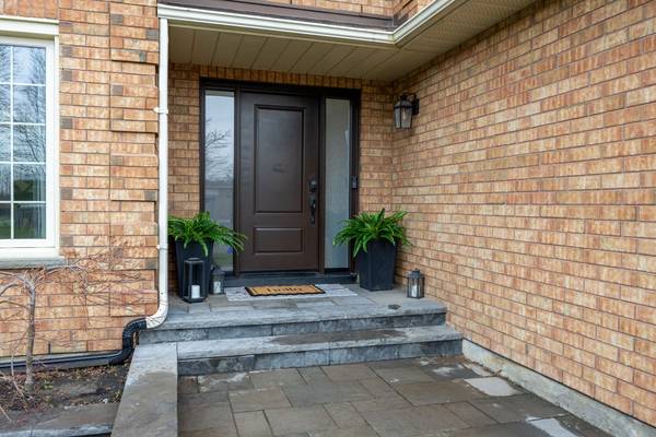 55 Mull CRES, Clarington, ON L1E 2E2