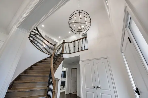 55 Mull CRES, Clarington, ON L1E 2E2