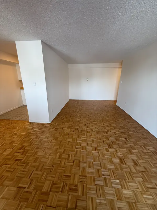 855 Wilson RD N, Oshawa, ON L1G 7W6