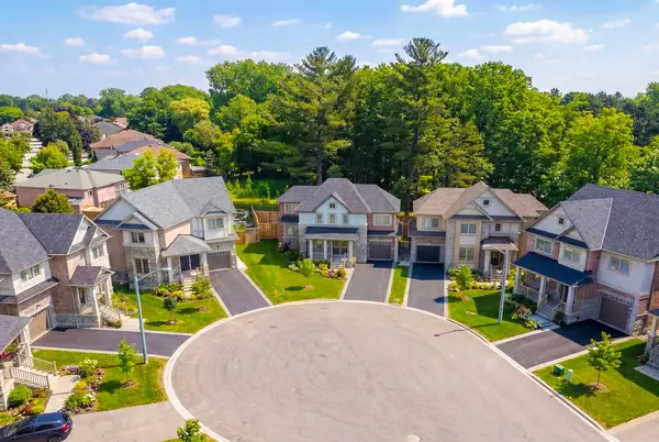 17 Deer Creek CT, Toronto E10, ON M1C 4Z8