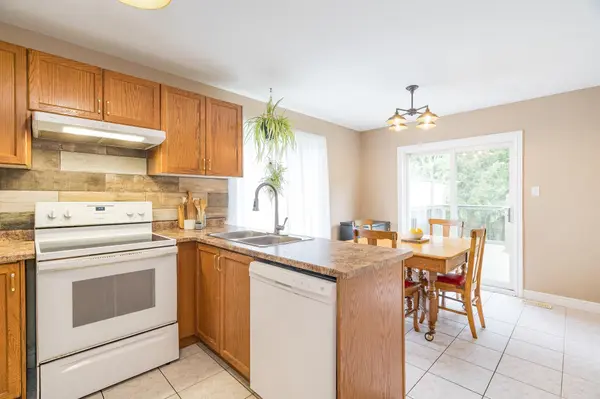 1006 Leslie DR, Innisfil, ON L9S 2B2