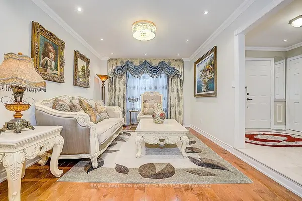 19 Baycliffe RD, Markham, ON L3R 7T9