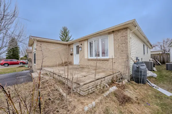3 Hickling TRL, Barrie, ON L4M 5V7
