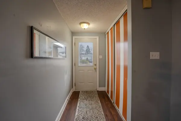 3 Hickling TRL, Barrie, ON L4M 5V7