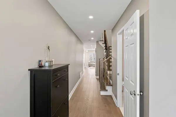 2418 Highcroft RD, Oakville, ON L6M 4Y6