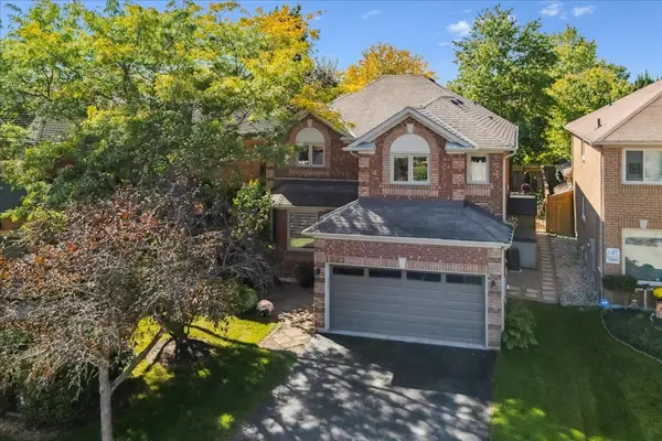 1083 Old Oak DR, Oakville, ON L6M 3K4