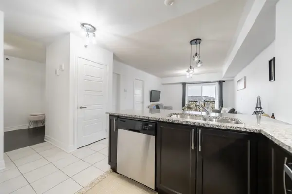 70 Baycliffe CRES #412, Brampton, ON L7A 0Z5