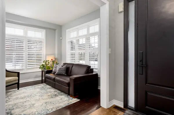 2213 Littondale LN, Oakville, ON L6M 0A6