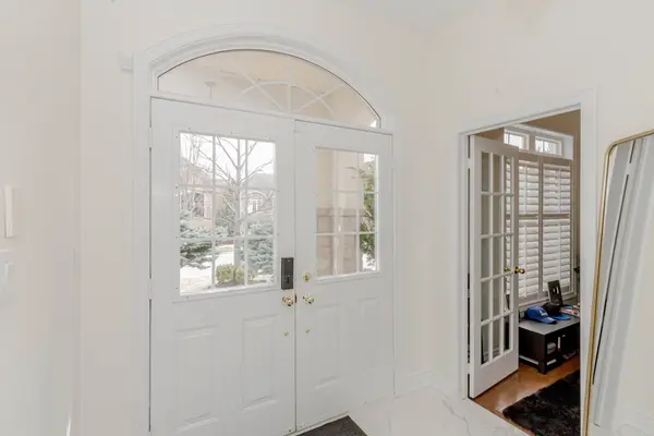 3331 Fox Run CIR, Oakville, ON L6L 6W4