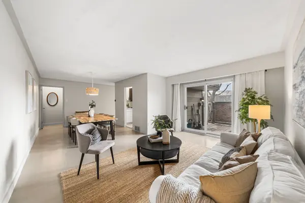 619 Timber LN, Burlington, ON L7L 4B1