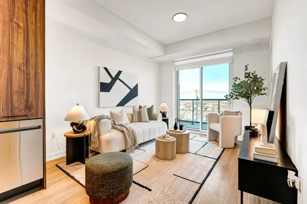 10 Lagerfeld DR #511, Brampton, ON L7A 5L3