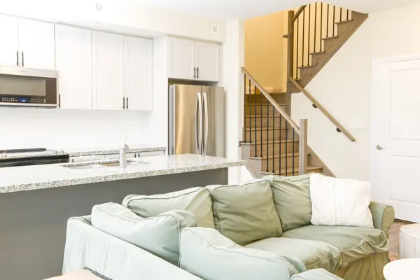 1593 Rose WAY #110, Milton, ON L9E 0J2