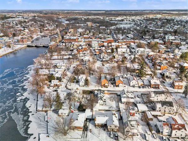 42 Allan ST, Carleton Place, ON K7C 1T3