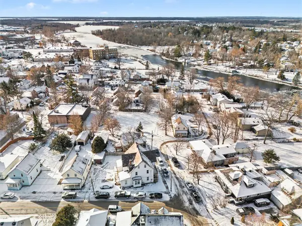 42 Allan ST, Carleton Place, ON K7C 1T3