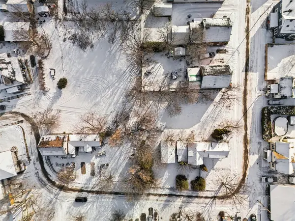 42 Allan ST, Carleton Place, ON K7C 1T3