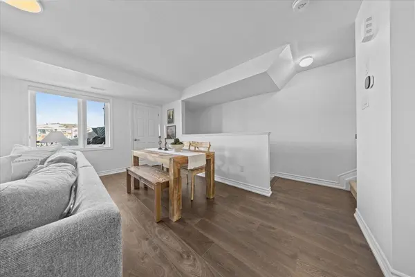 78 Lyrid Private, Barrhaven, ON K2J 6N3