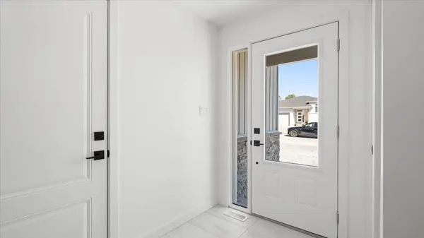 47 Summit CRES, Belleville, ON K8N 0A2