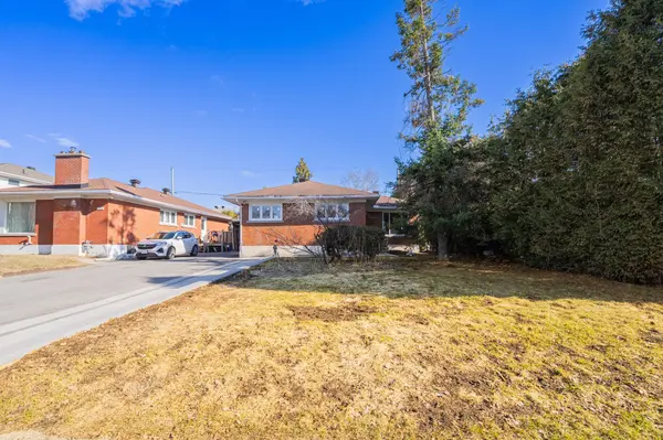 1746 - A Gage CRES, Belair Park - Copeland Park And Area, ON K2C 0Z9