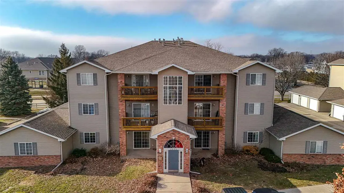 2825 Triple Crown Ln ##1, Iowa City, IA 52240