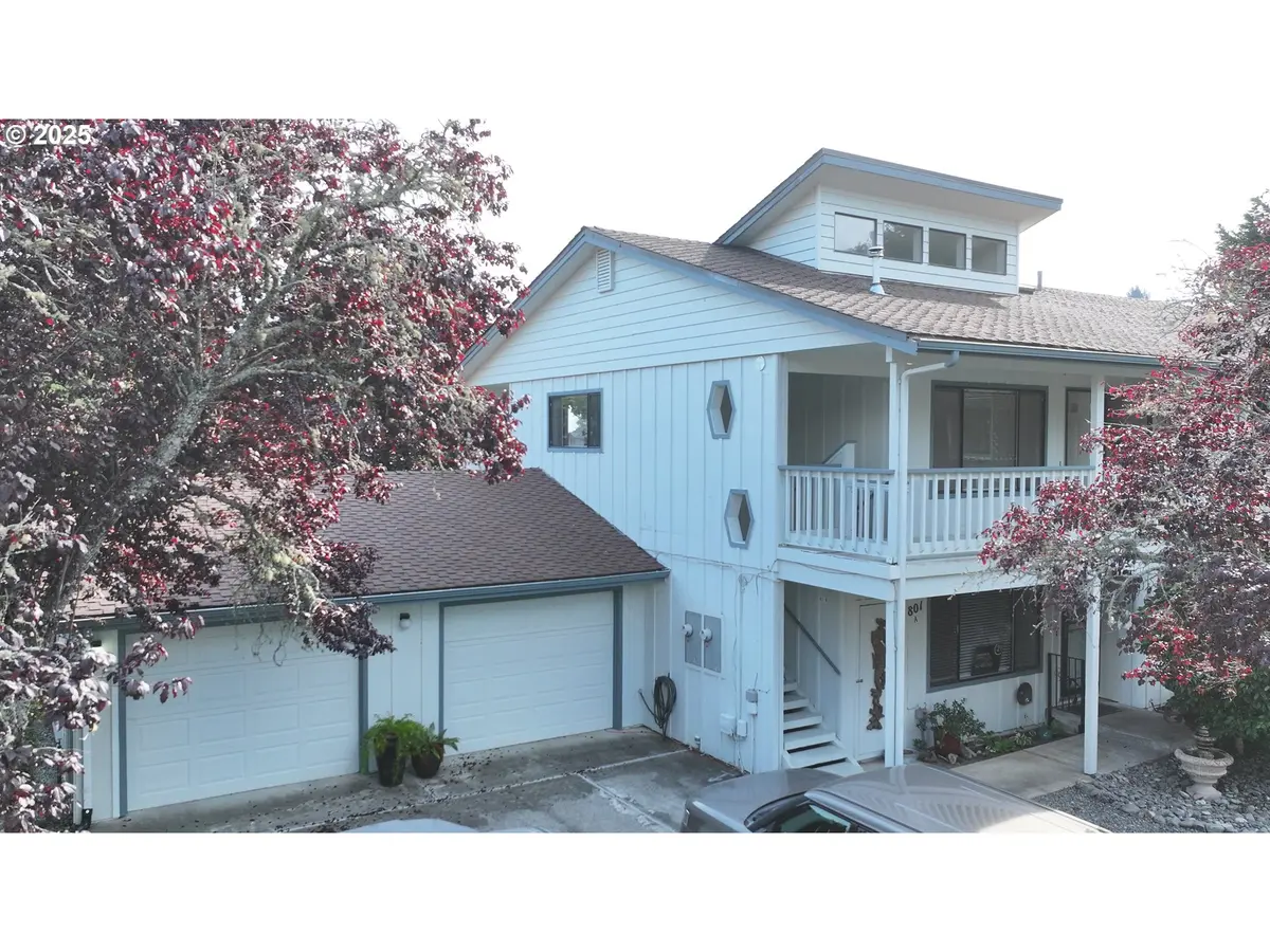 801 BROOKHAVEN DR, Brookings, OR 97415