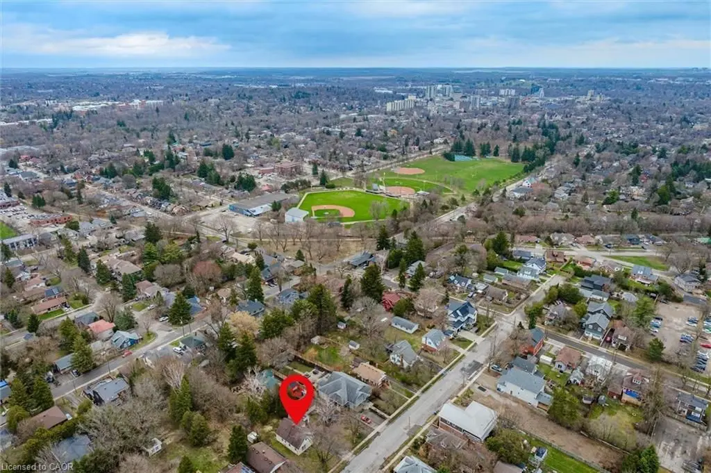 37 Edgehill DR, Guelph, ON N1H 5E3