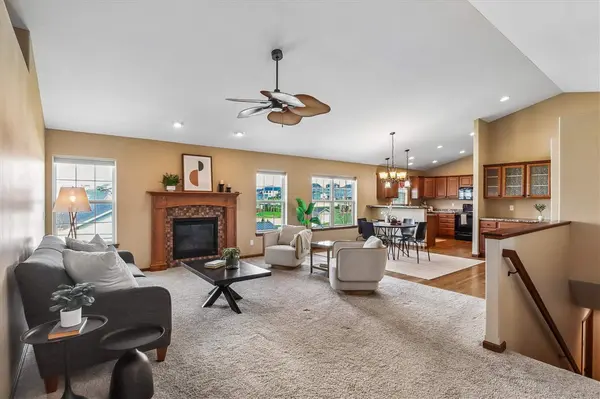 412 ROLLING HILLS DR, Tiffin, IA 52340