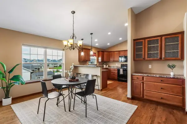 412 ROLLING HILLS DR, Tiffin, IA 52340