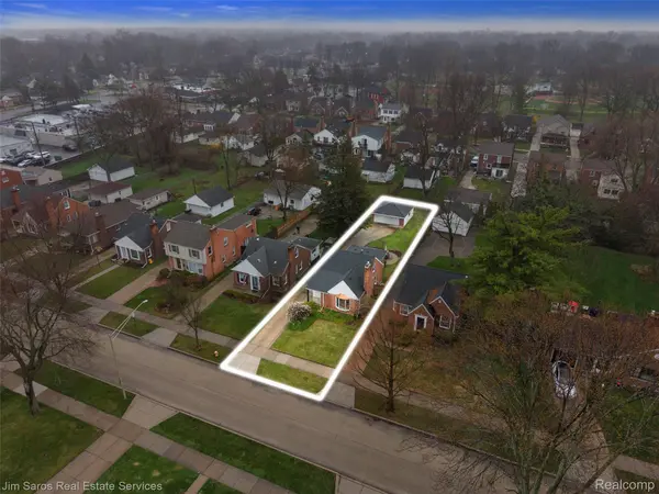 1837 Oxford RD, Grosse Pointe Woods, MI 48236