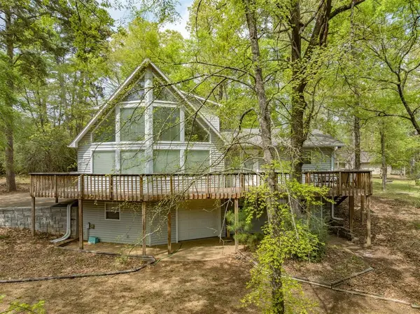 203 Lakewood Circle, Holly Lake Ranch, TX 75765