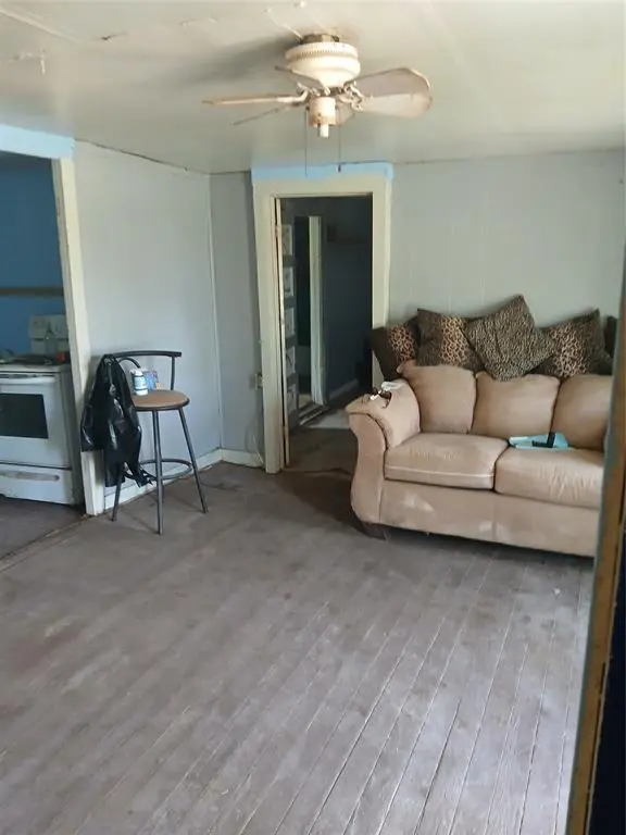 710 E Mesquite Street, Coleman, TX 76834