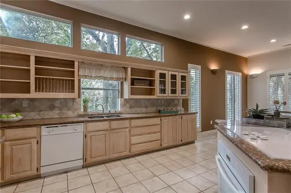 7034 Clear Springs Circle, Garland, TX 75044