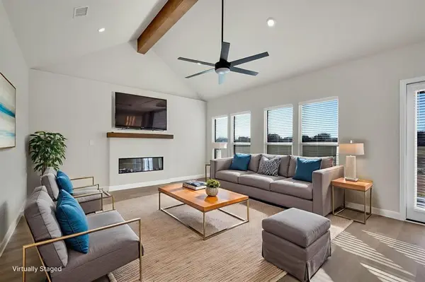 303 Crystal Lake Lane, Red Oak, TX 75154