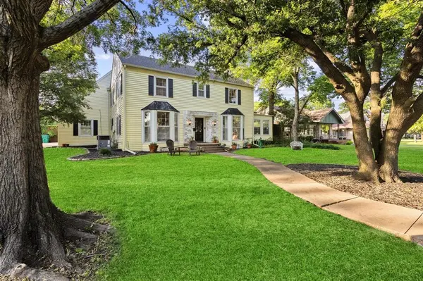 425 W Belden Street, Sherman, TX 75092