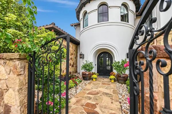 26804 Masters Parkway, Spicewood, TX 78669